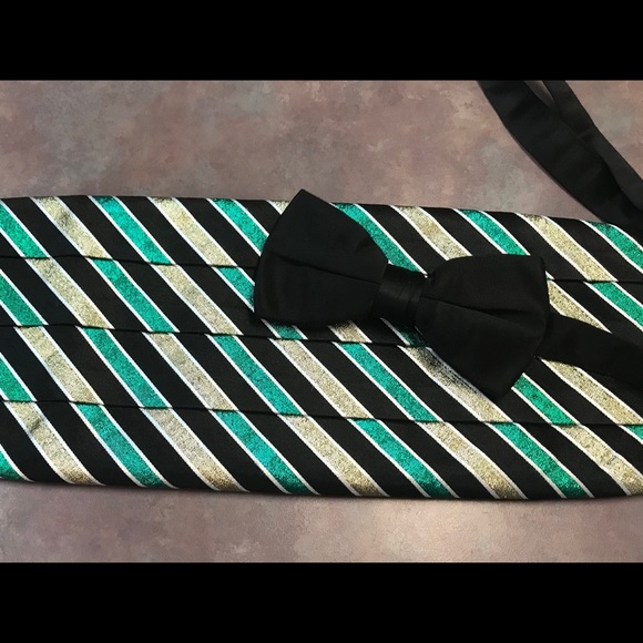 Vintage 90’s Tie and Cummerbund set - Picture 1 of 5